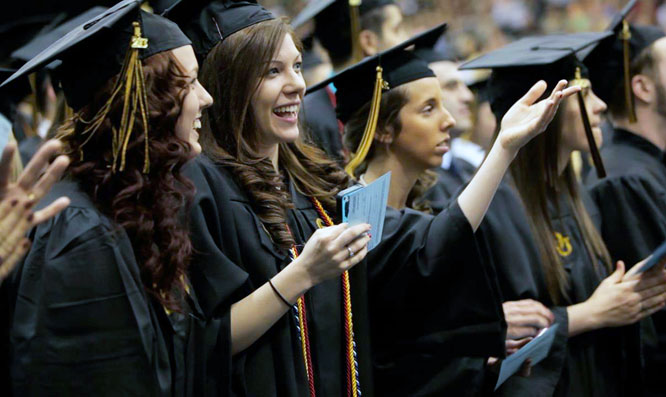 Oakland University - News Archive - Students must apply by Sept. 27 for  December graduation